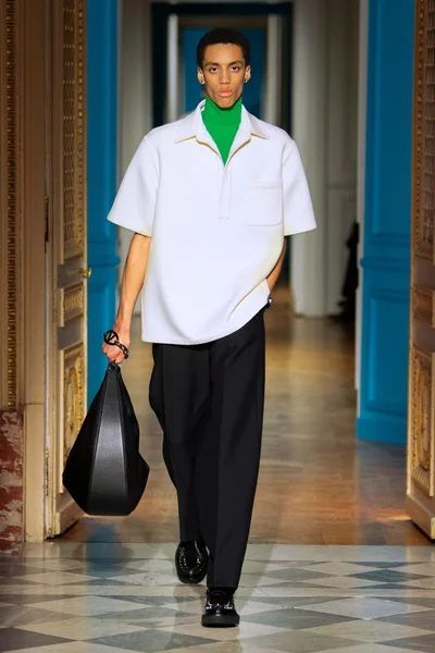 Look 11